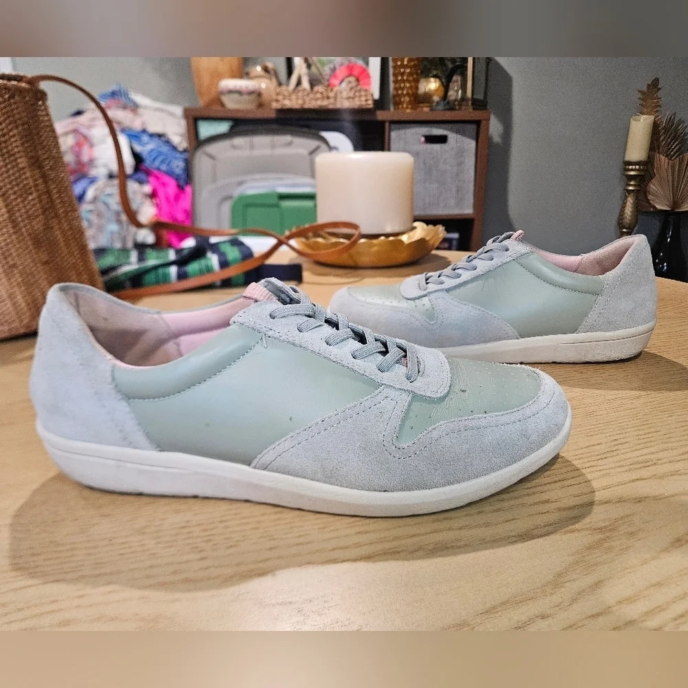 VIONIC Magnolia Karigan Leather & Suede Sneakers – Sage – Size 8